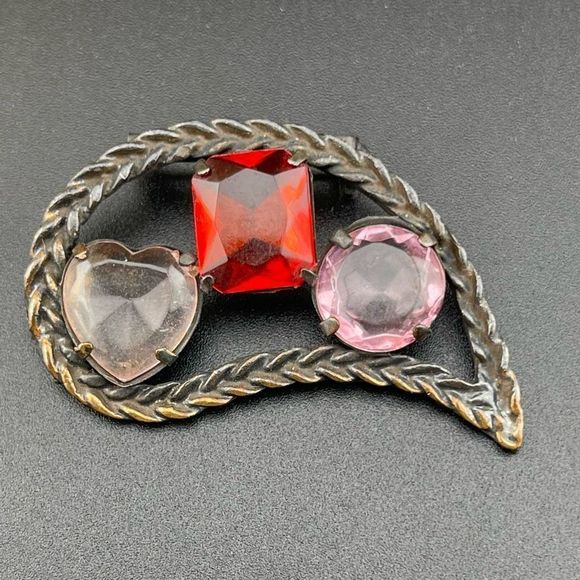 Vintage teardrop brooch hearts - Picture 1 of 2